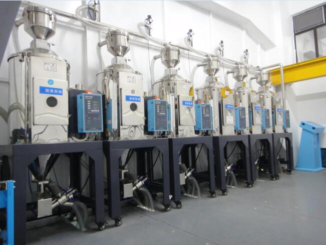 中央供料系統(tǒng)單機(jī)中的吸料機(jī)哪些組成的？